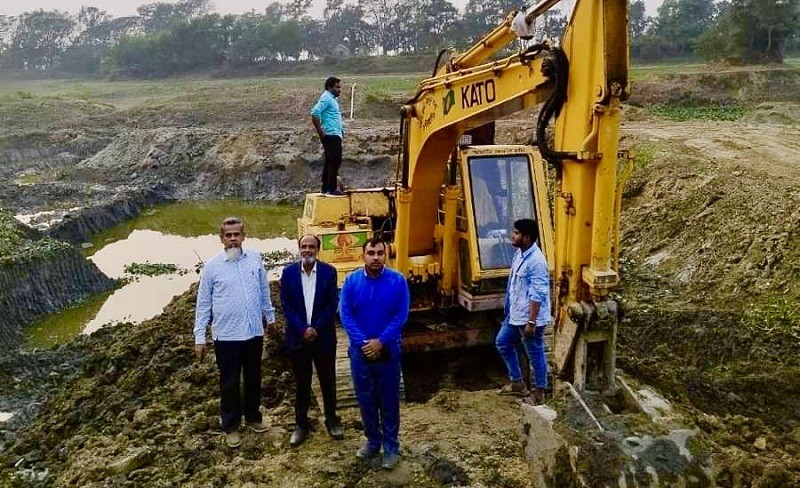 আখাউড়ায় খালের মাটি কাটার দায়ে ৫০ হাজার টাকা জরিমানা